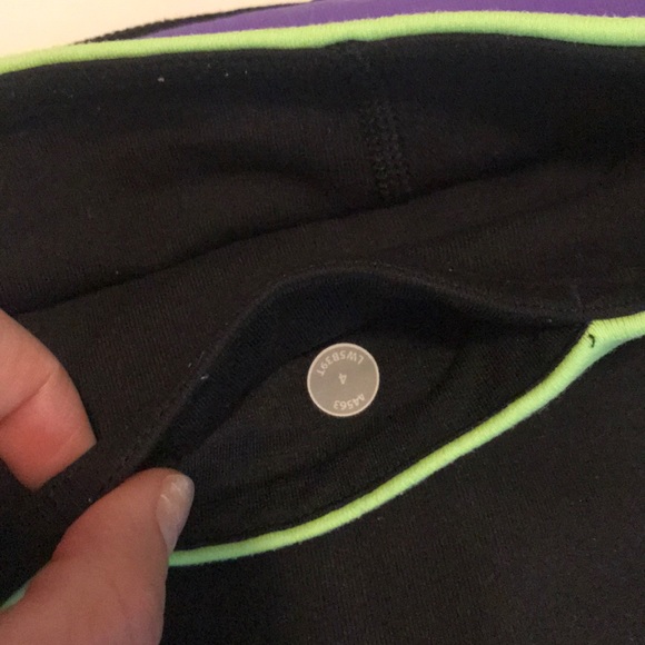 LULULEMON GROOVE PANT. Size 4. - Picture 2 of 4